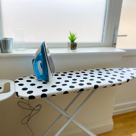Modern 1-Bed Apt 30Min To Central London & Parking Londres Exterior foto